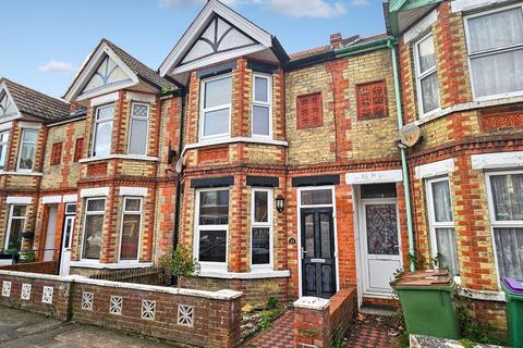 3 bedroom terraced house to rent, St. Winifred Road, Folkestone CT19