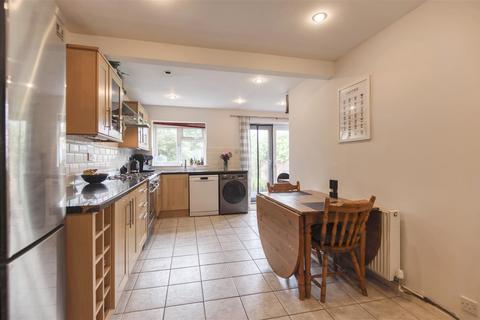 2 Pass Avenue, Lichfield, WS14 9NJ