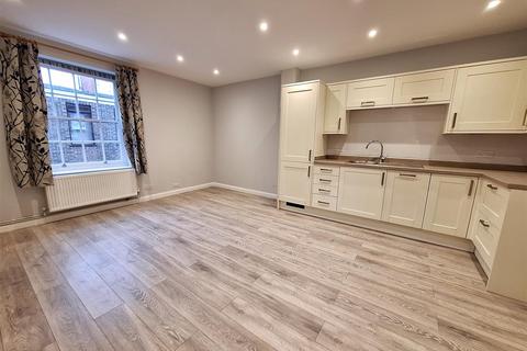 2 bedroom apartment to rent, Church Street, Reading