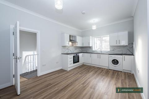 2 bedroom flat to rent, Uxbridge Road, shepherds bush, W12