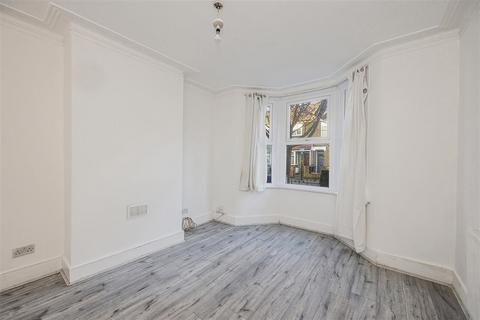 3 bedroom house for sale, Brookscroft Road, London E17