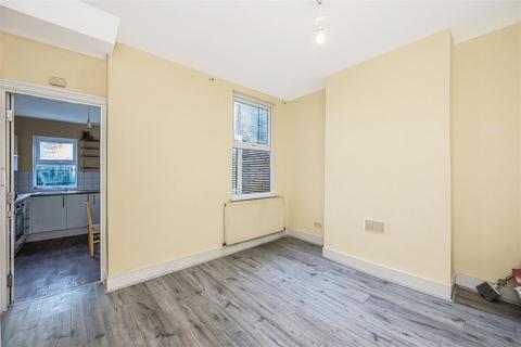 3 bedroom house for sale, Brookscroft Road, London E17