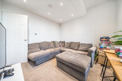 3 bedroom flat for sale, Wandsworth Road, Clapham