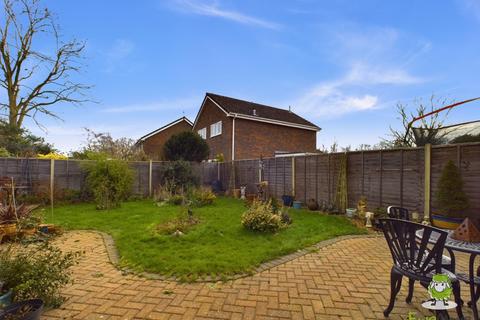 3 bedroom semi-detached house for sale, ASHFIELD, CHINEHAM, BASINGSTOKE, HAMPSHIRE, RG24