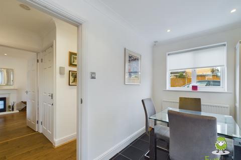 13 Ashfield, Chineham, Basingstoke, RG24 8UF