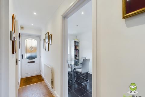 13 Ashfield, Chineham, Basingstoke, RG24 8UF