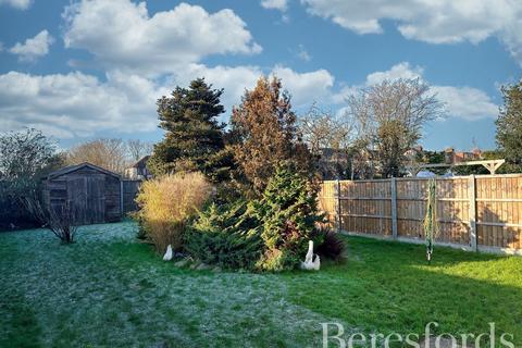 104 Alma Avenue, Hornchurch, RM12 6BP