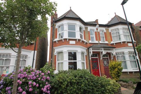 2 bedroom flat to rent, Osborne Road, Palmers Green, London N13