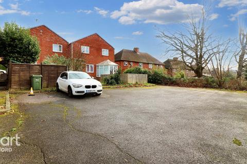 4, Foxburrows Court Foxburrows Avenue, Guildford, GU2 8LD