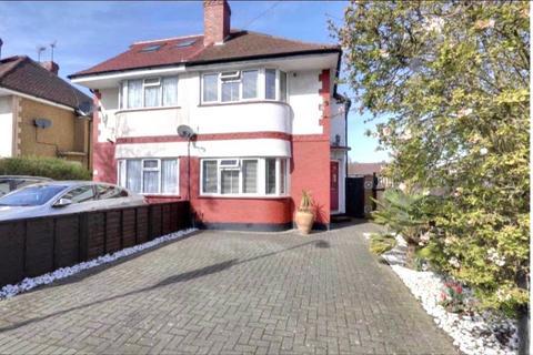 Newnham Gardens, Northolt UB5