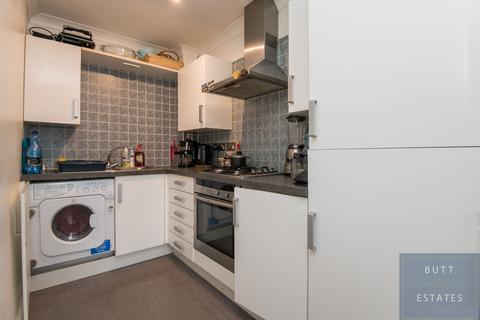 4, Fairfield Mansions Alphington Road, Exeter, EX2 8HW