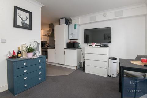 4, Fairfield Mansions Alphington Road, Exeter, EX2 8HW