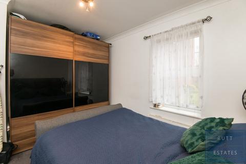 4, Fairfield Mansions Alphington Road, Exeter, EX2 8HW