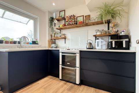 3 bedroom semi-detached house for sale, Wolverton Drive, Kingsteignton, Newton Abbot