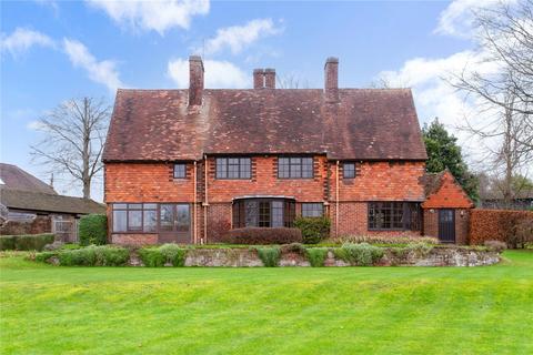 4 bedroom detached house to rent, New Farm Road, Alresford, Hampshire, SO24