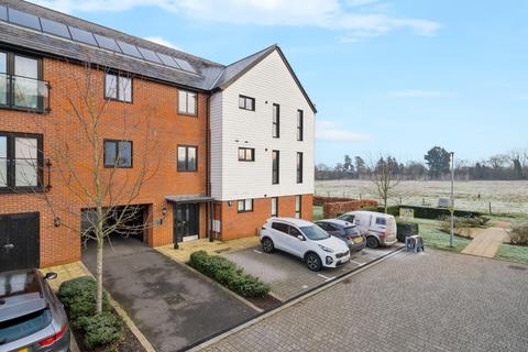 2 bedroom property for sale, Malpass Drive, Leybourne, West Malling