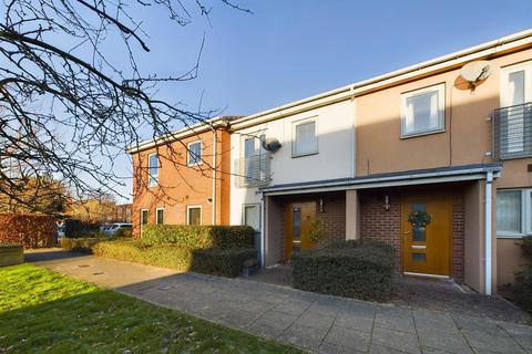 2 bedroom terraced house to rent, April Courtyard, Gateshead NE8