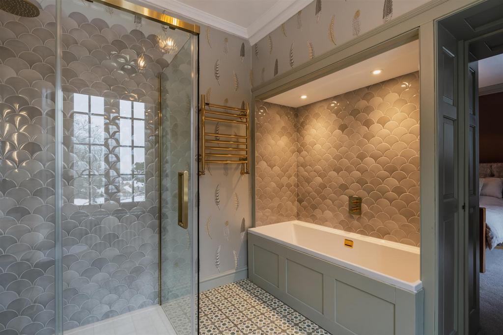 Bedroom 2 En-Suite Bathroom