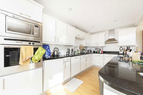 2 bedroom flat to rent, Langbourne Place, London E14