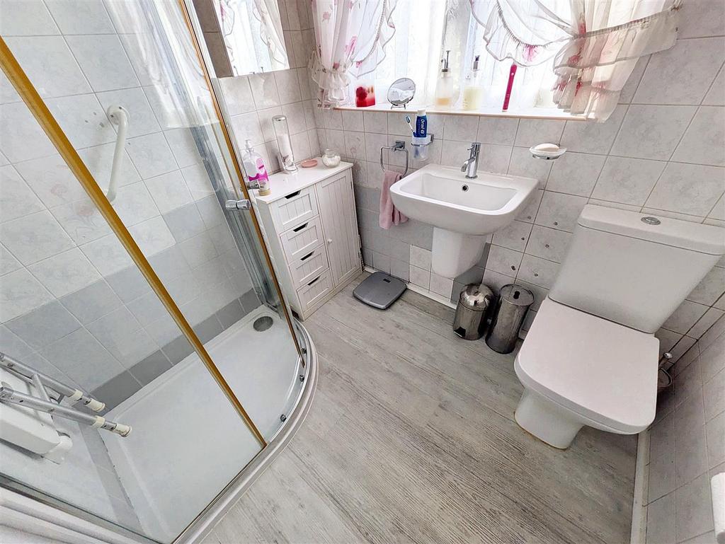 Shower Room 1.jpeg