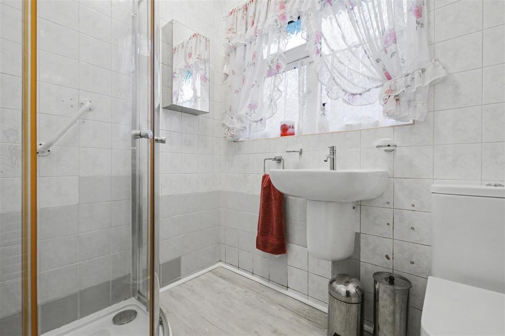 Shower Room 1.jpeg