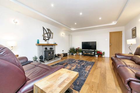 4 bedroom detached house for sale, Halkyn Road, Flint, CH6