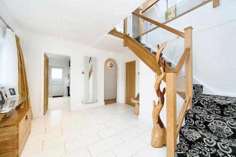 4 bedroom detached house for sale, Halkyn Road, Flint, CH6