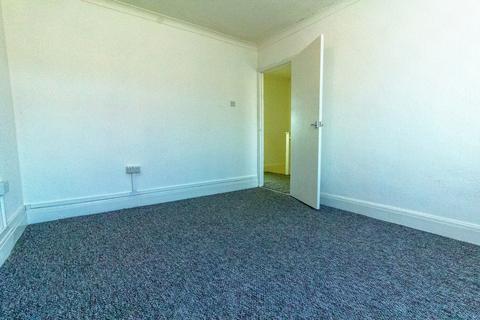 3 bedroom terraced house to rent, Baxter Road