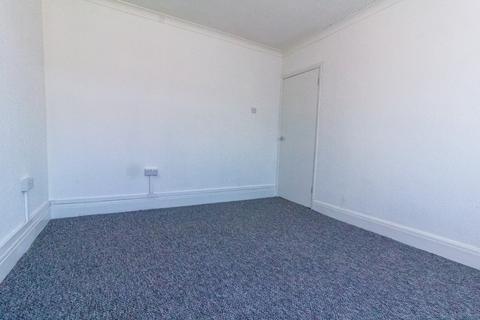 3 bedroom terraced house to rent, Baxter Road