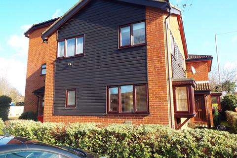 Mountbatten Close, Slough SL1