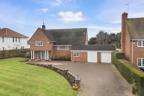 4 bedroom detached house for sale, Broadway Road, Evesham WR11