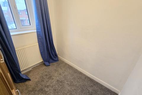 12 Oadby Close, Manchester, M12 4WJ