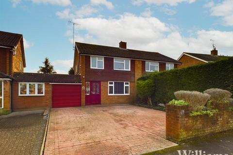 3 bedroom semi-detached house for sale, Ingram Avenue, Aylesbury HP21