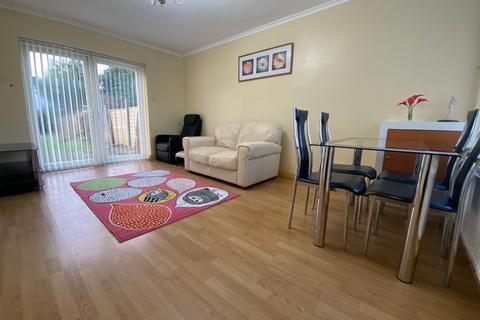 4 bedroom end of terrace house to rent, Wheatfield Road North, Abington, Northampton, NN3 2NA