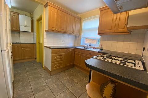 4 bedroom end of terrace house to rent, Wheatfield Road North, Abington, Northampton, NN3 2NA