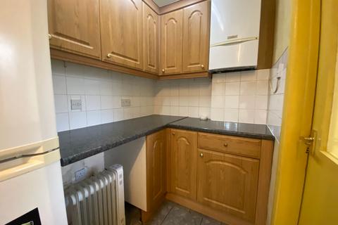 4 bedroom end of terrace house to rent, Wheatfield Road North, Abington, Northampton, NN3 2NA