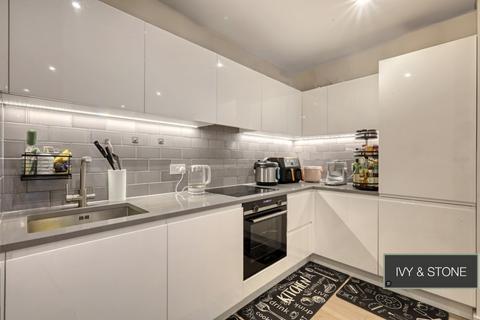 2 bedroom apartment for sale, Royal Wharf, London E16 2YW, E16