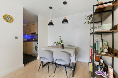 2 bedroom flat to rent, Westgate Apartments, Western Gateway, London, E16