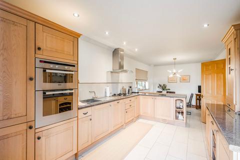 4 bedroom detached house for sale, Fieldview, Norwich