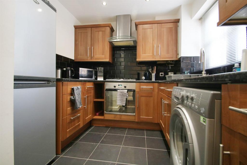 Kitchen bright.jpg