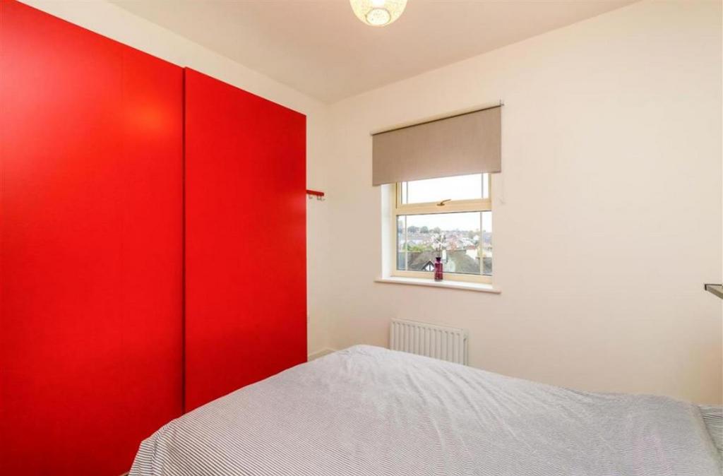 Bedroom2-2.jpg