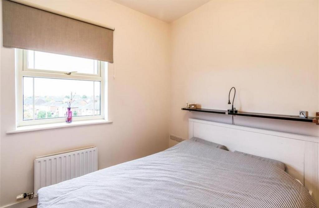 Bedroom 2-2.jpg
