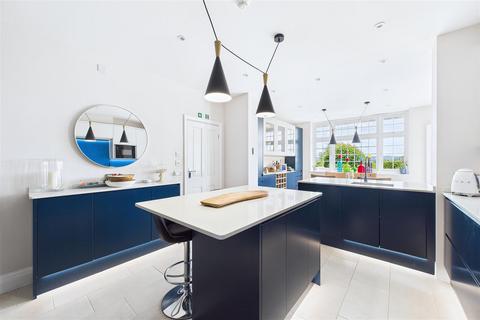 undefined, Spacious 1930s home in Tickenham with views