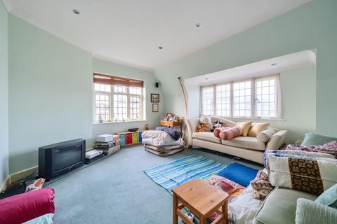 3 bedroom flat for sale, Oxford Court, Queens Drive, West Acton W3