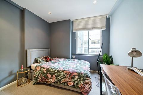 Studio for sale, Charterhouse Square, London