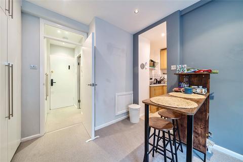 Studio for sale, Charterhouse Square, London