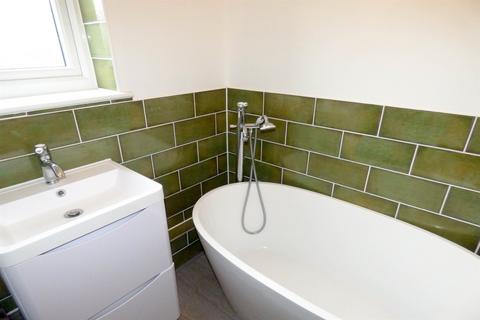 2 bedroom link detached house to rent, Grotto Gardens, South Shields