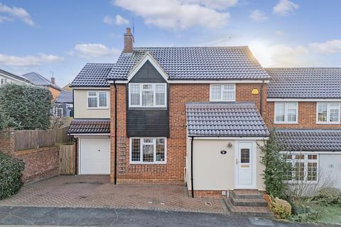 4 bedroom semi-detached house for sale, Eccleston Gardens, Billericay, CM12