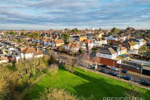 6 bedroom semi-detached house for sale, Ilford IG1