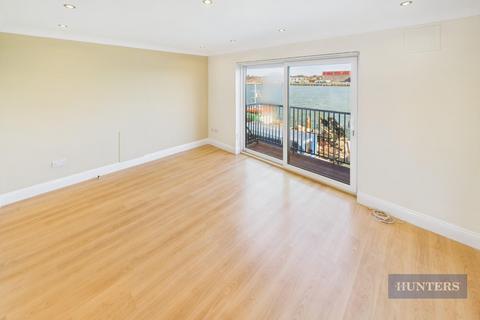 3 bedroom house for sale, Calshot Court, Ocean Village, SO14